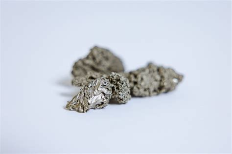  Nickel-Titanium: Het ongelooflijke metaal voor onverwachte toepassingen!